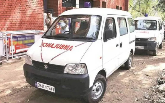 सरकार के दावे निकले खोखले, समय पर नहीं मिल रही एंबुलेंस, गर्भवती ने सड़क किनारे दिया बच्चे को जन्म