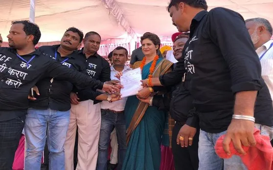 फैक्ट्री के निजीकरण के खिलाफ प्रदर्शन कर रहे कार्यकर्ताओं से मिलीं प्रियंका गांधी
