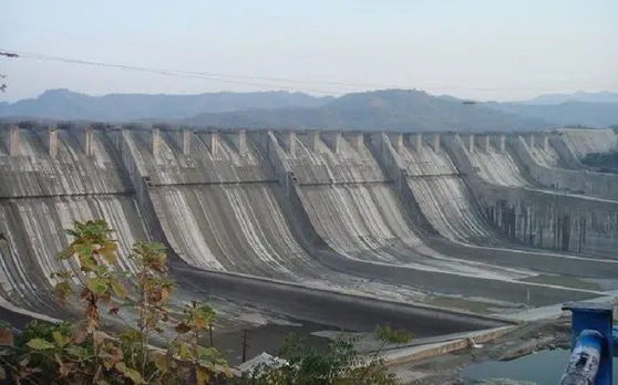 सरदार सरोवर बांध की वजह से परेशान हुए हजारों परिवार, जानें क्या है वजह