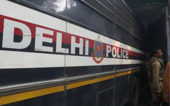 बच्चा चोरी के शक में दिल्ली पुलिस की टीम को UP में पीटने वाले थे लोग, ऐसे बचाई जान