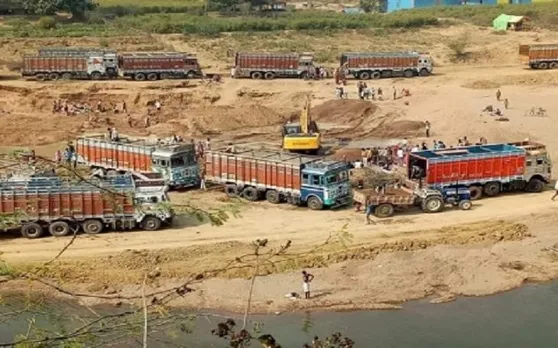 मध्य प्रदेश: पुलिस के संरक्षण में अवैध रेत खनन का कारोबार, एक अधिकारी पर गिरी गाज