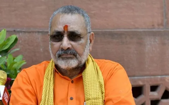 केंद्रीय मंत्री गिरिराज सिंह लाएंगे सफेद क्रांति, लगाने जा रहे गायों की फैक्‍ट्री
