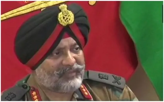 सेना ने पकड़े गए आतंकवादियों को पेश किया, कबूलनामा भी दिखाया