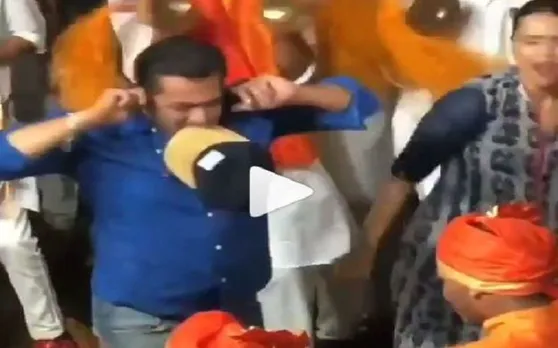 गणपति बप्पा की भक्ति में जमकर नाचे सलमान खान, देखें VIRAL VIDEO