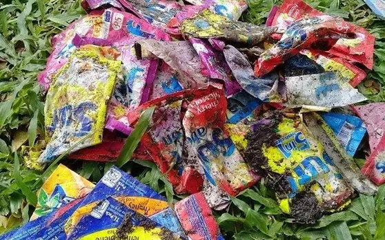 शैंपू और तेल के प्लास्टिक पाउंचों पर भी लग सकता है बैन, जानें क्या है वजह