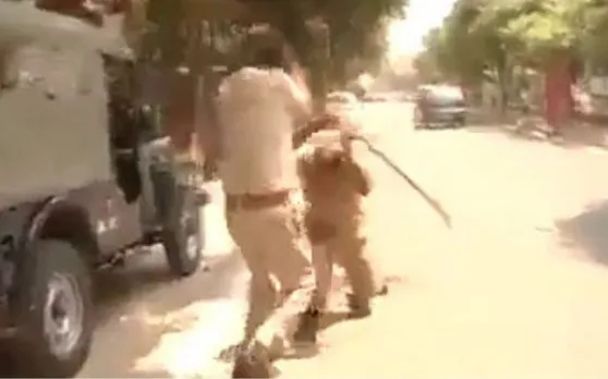 Fact Check: तो क्या चालान के पैसों के लिए आपस में ही भिड़ गए पुलिसकर्मी, यहां जानें Viral Video की सच्चाई