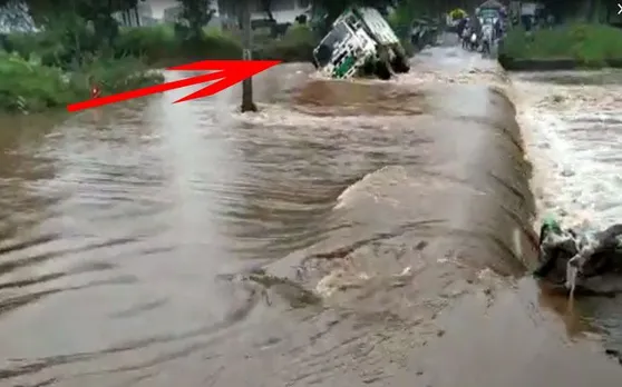 पानी के सैलाब ने आर्मी के ट्रक को लिया आगोश में, 3 जवानों ने तैर कर बचाई अपनी जान, देखें खतरनाक VIDEO