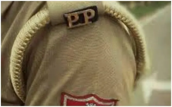 पंजाब: ग्रामीणों ने पुलिस की पहले की पिटाई फिर बनाया बंधक, जानिए क्या थी वजह
