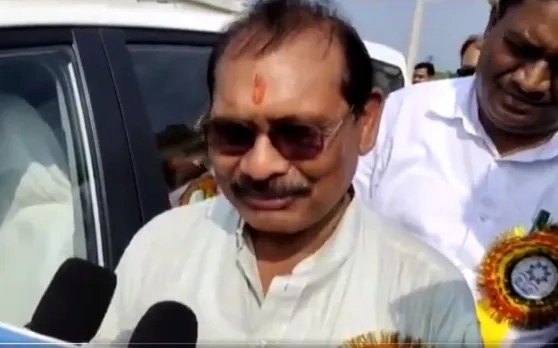 ट्रेन से चोरी हुआ बैग नहीं मिला तो बोले मंत्री, 'मोदी जी ने बैग चोरी करवाया है'