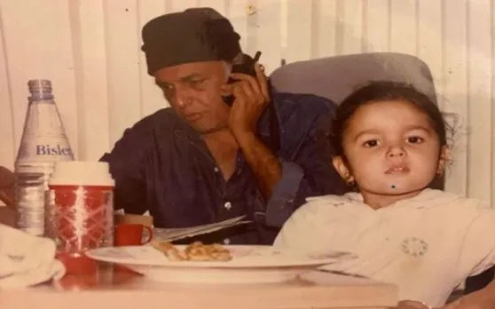 आलिया भट्ट ने पिता महेश भट्ट के साथ शेयर की Throwback Photo, कहा- No One Like You