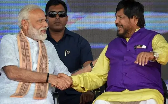 मोदी सरकार के इस मंत्री ने उत्तर प्रदेश के साथ-साथ महाराष्ट्र के विभाजन की उठाई मांग