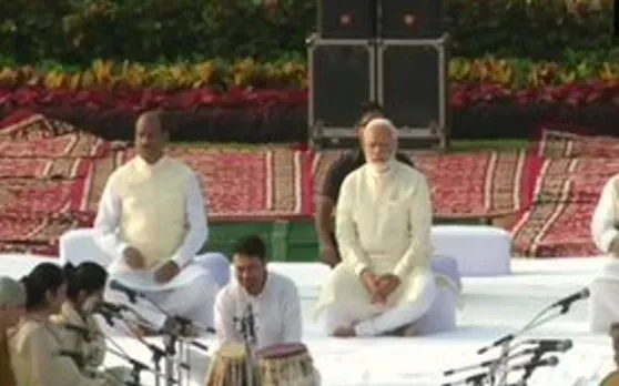 Gandhi Jayanti 2019: बापू की 150वीं जयंती पर राजघाट पहुंचे तमाम नेता, प्रधानमंत्री मोदी समेत इन नेताओं ने दी श्रद्धांजलि