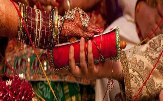 इस वजह से कुशीनगर में SDM ने रात में अचानक रचा ली शादी