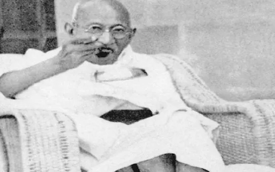यहां किताबों में महात्मा गांधी को बताया कुबुद्धि, कांग्रेस ने दिए जांच के आदेश