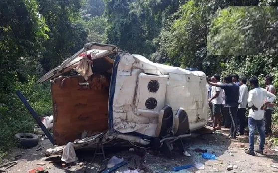 आंध्र प्रदेश में भीषण सड़क हादसा,  गहरी खाई में पलटी बस, 8 लोगों की मौत