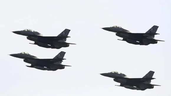 पाकिस्तान के F-16 लड़ाकू विमान ने भारतीय यात्री विमान को घेरा था, फिर जानें क्या हुआ...