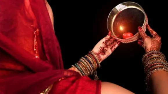 करवाचौथ पर कीजिए सेल्फी पोस्ट, टॉयलेट बनवाएगा प्रशासन, संभल एसडीएम की अनोखी पहल