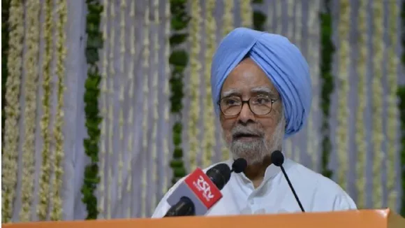 पूर्व PM मनमोहन सिंह ने वीर सावरकर, NRC और बैंकिंग सिस्टम पर दिया ये जवाब