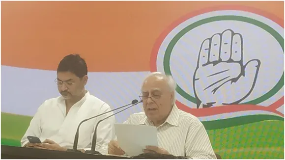 पीएमसी बैंक घोटाला और खराब अर्थव्‍यवस्‍था पर कपिल सिब्‍बल ने मोदी सरकार को घेरा