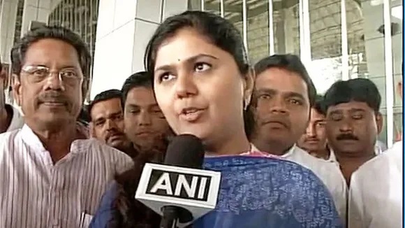 पंकजा मुंडे भाजपा को ‘ब्लैकमेल’ करने की कोशिश कर रही हैं : सांसद काकड़े