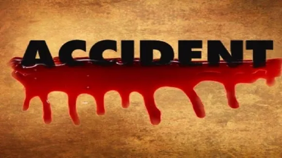 हाईस्पीड ट्रक ने ली बाइक सवार दोस्तों की जान, पुलिस खंगाल रही सीसीटीवी फुटेज