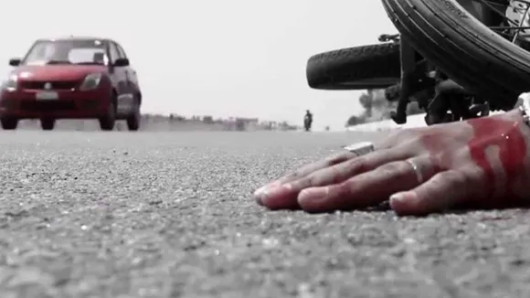 झारखंड के मेदिनीनगर में सड़क दुर्घटना में गर्भवती समेत तीन की मौत