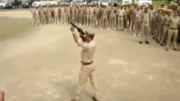 Video: टांय-टांय फिस्स हो गए बलिया पुलिस के गोले, अभ्यास में बोल गईं बंदूकें