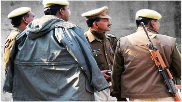 सुनवाई के लिए कोर्ट लाए गए तीन अपराधी पुलिस को चकमा दे हुए फरार