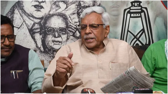 बिहार (Bihar) में लालू (Lalu Prasad) की पार्टी राजद (RJD) को बड़ा झटका, उपाध्यक्ष शिवानंद तिवारी (Shivanand Tiwari) ने ली राजनीति से छुट्टी