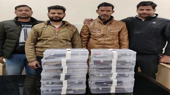 हथियार तस्करी का भंडाफोड़, दिल्ली पुलिस ने 2 लोगों को किया गिरफ्तार, 22 पिस्टल बरामद