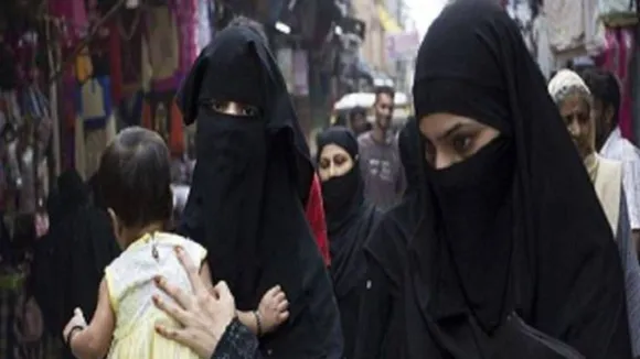 बेटी पैदा हुई तो शौहर ने बीवी को भेज दिया तलाक का नोटिस