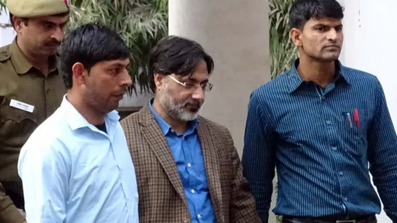 संसद पर हमले के आरोप से बरी प्रोफेसर गिलानी का दिल्ली में निधन