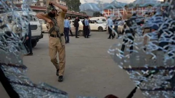 जम्मू-कश्मीर: सोपोर आतंकी हमले में 19 नागरिक घायल, 6 की हालत गंभीर
