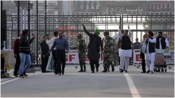 नवजोत सिंह सिद्धू (Navjot Singh Sidhu) ने इमरान खान (Imran Khan) के करतारपुर कॉरिडोर के उद्घाटन के न्यौता को स्वीकारा