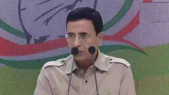 प्रियंका गांधी का फोन भी कराया गया हैक, कांग्रेस नेता रणदीप सिंह सुरजेवाला ने किया दावा
