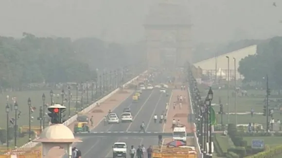 दिल्ली में प्रदूषण में आई थोड़ी कमी, लेकिन एयर क्वालिटी अब भी गंभीर