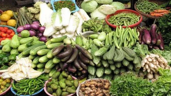 टमाटर-प्याज ने बिगाड़ा रसोई का जायका, आसमान छूने लगे सब्जियों के दाम