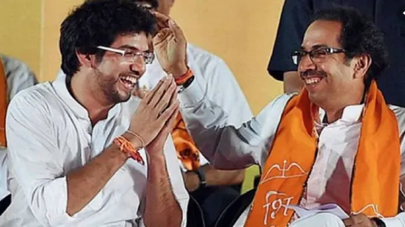 महाराष्ट्र में सत्ता के लालच में बेमेल गठबंधन पर शिवसेना की हो रही थू-थू, निकाली जा रही भड़ास