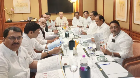 महाराष्ट्र की राजनीति पर कांग्रेस और एनसीपी के बीच चली गुप्त बैठक, सरकार बनाने पर मंथन जारी