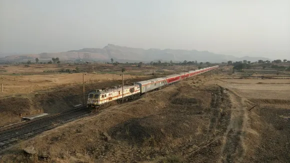 इन ट्रेनों में चाय पीने के लिए खर्च करने होंगे 35 रुपये, खाने की कीमत में भी होगी भारी बढ़ोतरी