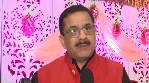 अबु बकर अल बगदादी और ओवैसी में कोई अंतर नहीं, वसीम रिजवी का बेबाक बयान