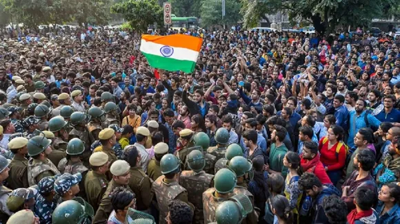 फीस वृद्धि को लेकर JNU छात्र संघ आज संसद तक निकालेगा मार्च