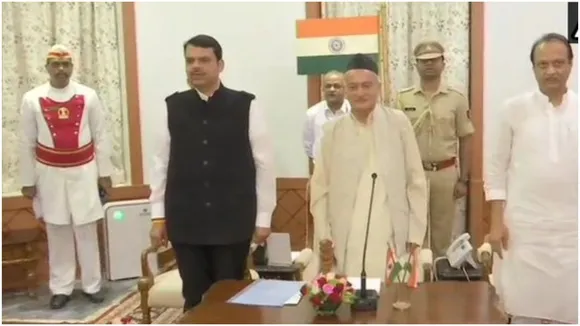 महाराष्‍ट्र Shiv Sena-NCP-Cong घोषणा का समय तय करते रह गए, देवेंद्र फडणवीस ने ली मुख्‍यमंत्री पद की शपथ, अजीत पवार डिप्‍टी सीएम