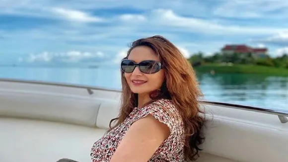 डांस के बाद अब इस काम से माधुरी दीक्षित ने लूटा फैंस का दिल, देखें ये जबरदस्त VIDEO