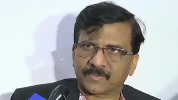 राज्यपाल महोदय हयात होटल आइये और मिल लीजिये 162 MLAs से, संजय राउत का बड़ा दावा