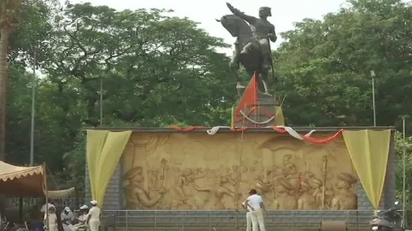 शिवाजी पार्क में उद्धव ठाकरे के शपथ ग्रहण पर हाईकोर्ट की नसीहत, कहा-ऐसी परंपरा न डालें