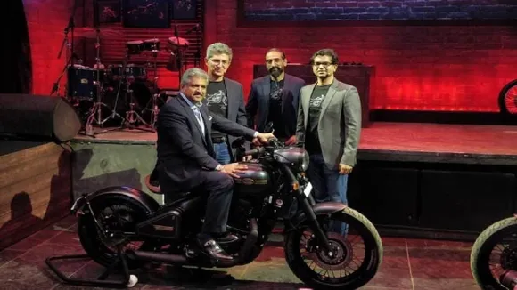 रिक्‍शे के पीछे Mahindra का उल्‍टा लोगो देख बोले आनंद महिंद्रा- मैं रोमांचित हूं