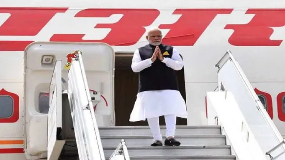 विदेश दौरे पर फ्लाइट के बीच में रुकने पर ऐसे देश का पैसा बचाते हैं PM मोदी