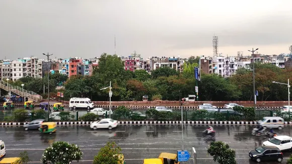 मौसम : दिल्ली-एनसीआर में बारिश के साथ हुई सुबह, प्रदूषण हुआ कम