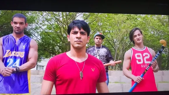 वरुण धवन से मार खा चुके हैं आसिम रियाज, यकीन न आए तो देख लीजिए Video